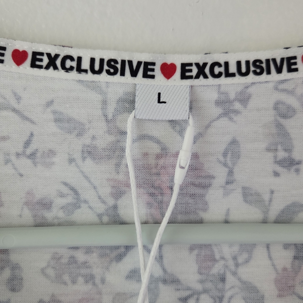 Exclusive Size: Large Top - Picture 2 of 6